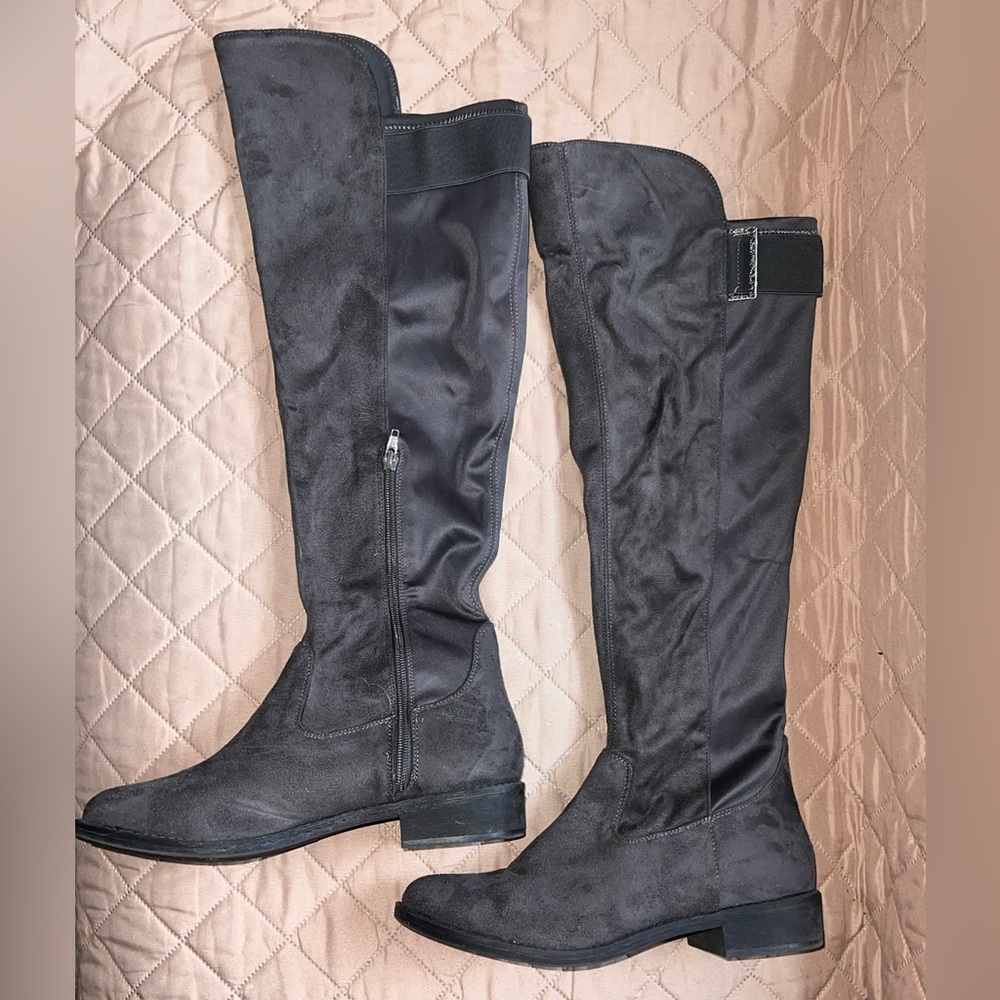Rebel by Zigi Women’s grey faux Suede Knee High Fashion Boots Size 9.5